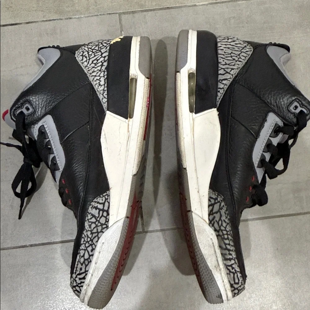 Air Jordan 3 Retro OG "Black Cement" - Picture 2 of 8